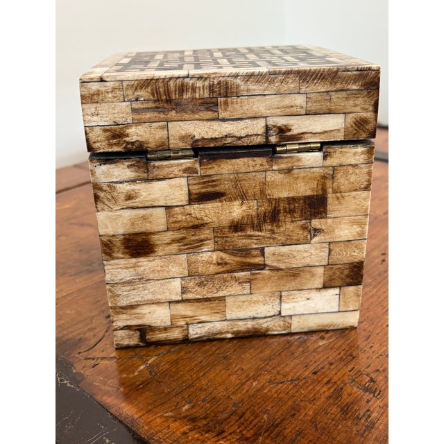 Onyx Tessellated Bone Trinket Box - Maitland-Smith Basketweave 6” Square For Sale - Image 8 of 12
