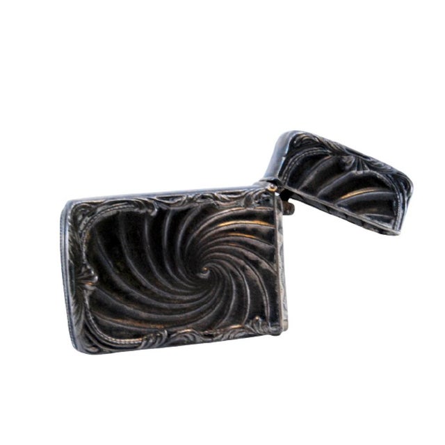 Silver Matchbox with Reliefs and Central Vortex For Sale - Image 10 of 10