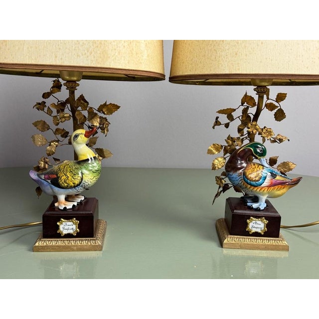 Italian Hollywood Regency Porcelain Waterbird Table Lamp with Sculptural Brass Foliage attributed to Giulia Mangani, Italy, 1970s For Sale - Image 9 of 16
