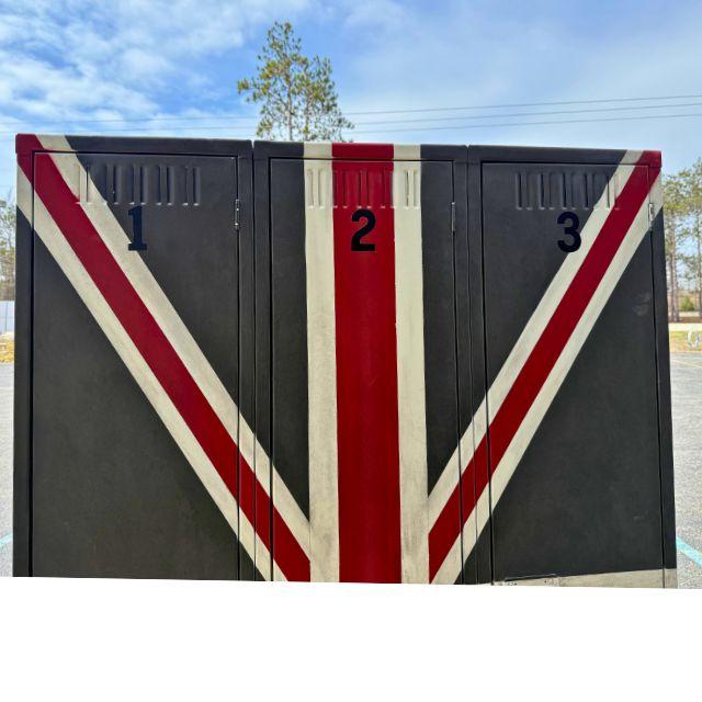 Mid-Century 3-Bay Industrial Steel Lockers, Hand-Painted British Union Flag Motif For Sale - Image 6 of 12