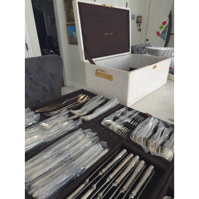 Christofle Christofle Marly 108-Piece Silverplate Flatware Set W/ Original Chest – Many Pieces Unused For Sale - Image 4 of 7