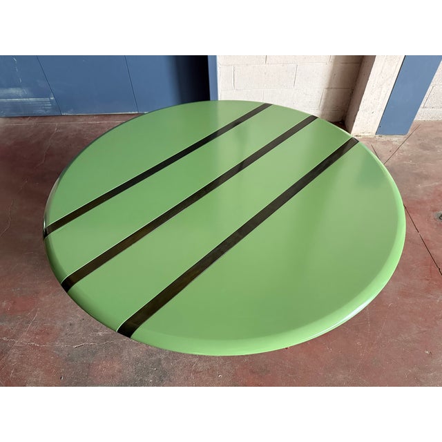 Exquisite 140cm diameter table in mint green and black, made by Giorgetti in Italy in the 80s I have official proof of...