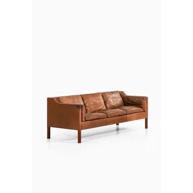 Sofa in teak and original leather by børge mogensen, 1963 additional information: material: teak and original leather...