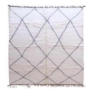 Moroccan Beni Ourain Rug - 9.1 X 8.2 Ft For Sale