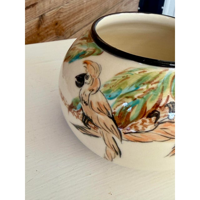 Cream Vintage Hand-Painted Cockatoo Tropical Ceramic Bowl or Cachepot For Sale - Image 8 of 10