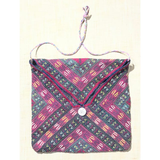 Antique Uzbek Lakai Tribal Bag – Hand-Embroidered Silk Suzani Side Bag For Sale - Image 9 of 15