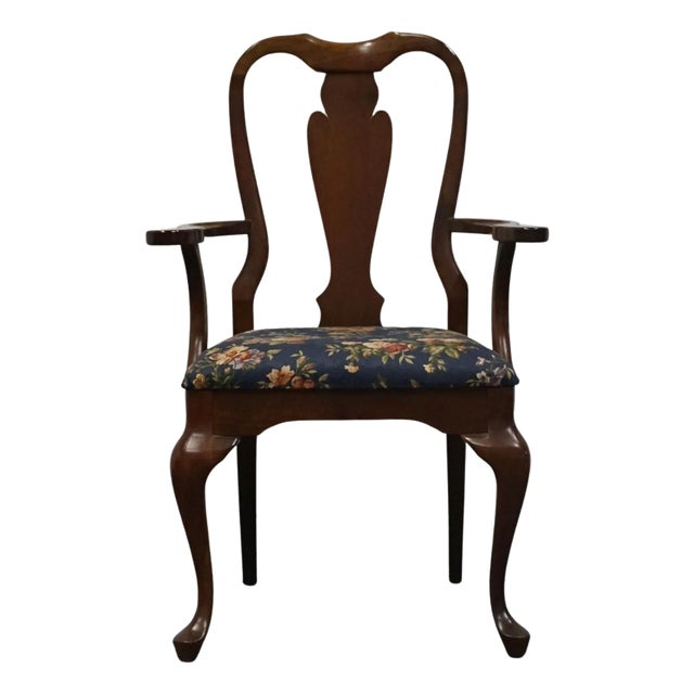 Cresent Furniture Traditional Queen Anne Style Splat Back Dining Arm Chair For Sale