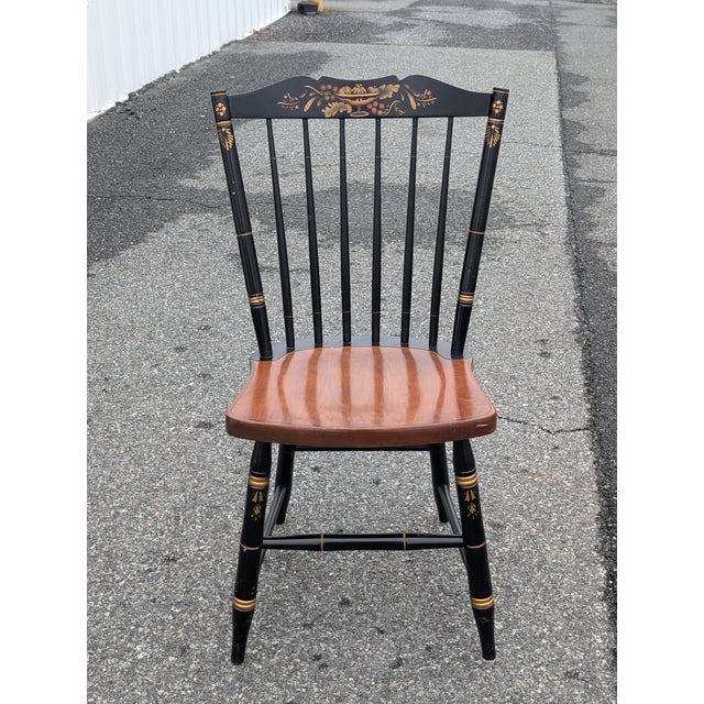 Mid 20th Century Vintage L. Hitchcock Rustic Country Farmhouse Stenciled Windsor Dining Chair in Black and Maple For Sale - Image 5 of 7