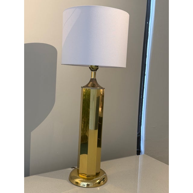 1970s 1970s Clover Lamp Company Faceted Brass Column Table Lamp For Sale - Image 5 of 10
