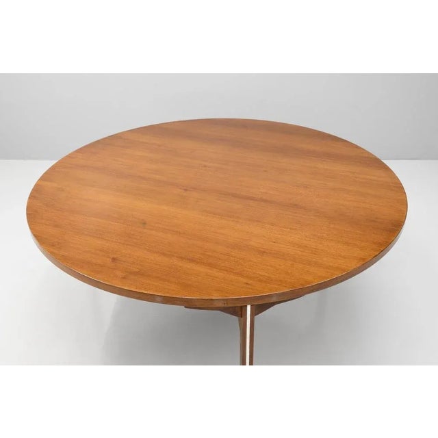 Mid-Century Modern Large Mid-Century Tripod Dining Table, 1960s For Sale - Image 3 of 6