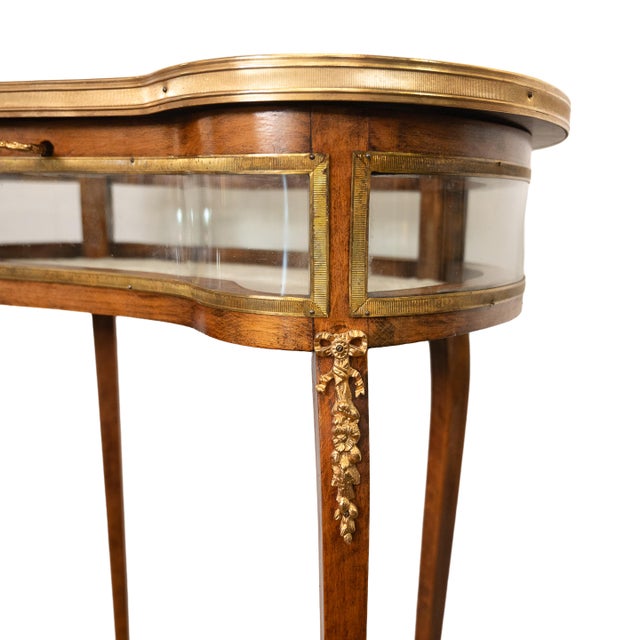 Antique 19thC French Louis XV Ormolu & Walnut Bijouterie Jewelry Table Vitrine, 1880 For Sale - Image 14 of 15