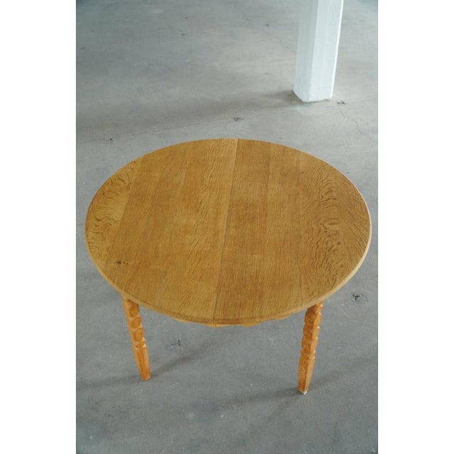 Gold Mid-Century Danish Round Dining Table in Oak with Three Extensions, 1960s For Sale - Image 8 of 18