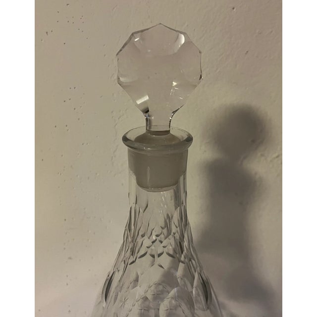 English Antique 18th Century Anglo Irish Cut Crystal Wine Decanter With Original Stopper For Sale - Image 3 of 7