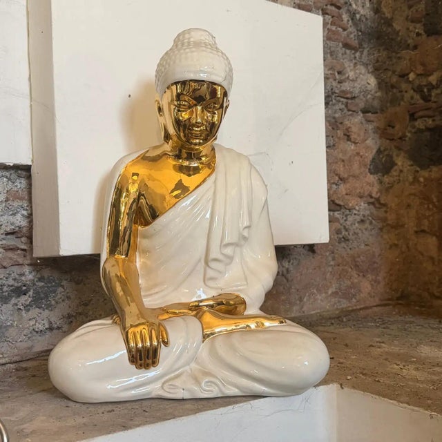 1980s Modernist White and Gold Porcelain Buddha Statue by Tommaso Barbi For Sale - Image 12 of 13