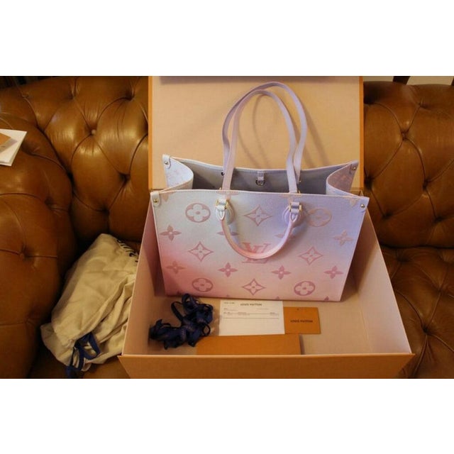 Sunrise Pastel Onthego Gm Bag, 2010 from Louis Vuitton For Sale - Image 10 of 15