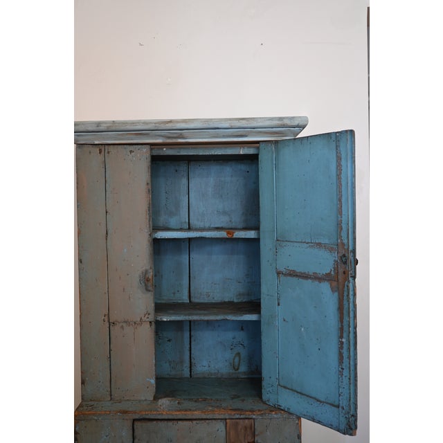 American Primitive Stepback Cupboard For Sale In New York - Image 6 of 10