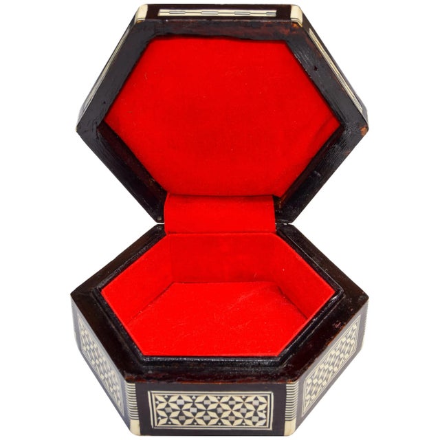 Wood Diamond-Patterned Box W/ Pearl Inlay For Sale - Image 7 of 8