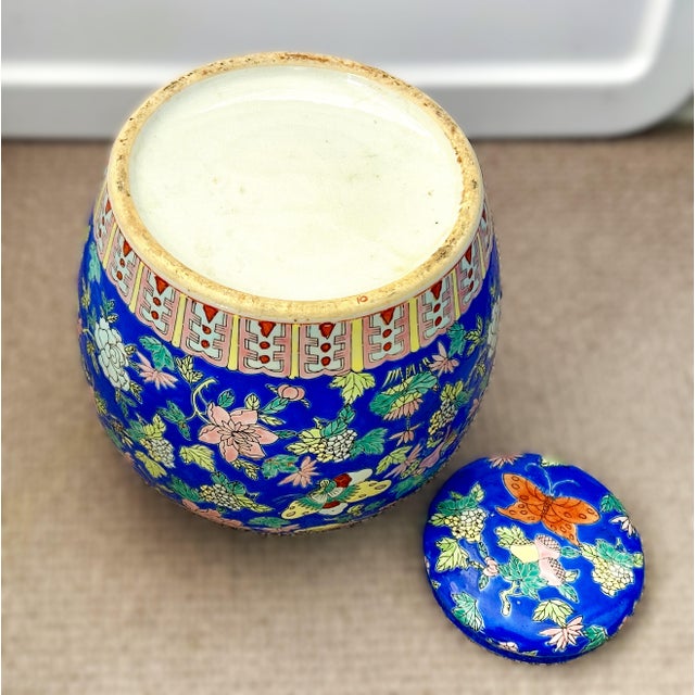 Vibrant Cobalt Chinoiserie Ginger Jar With Butterflies + Carved Hardwood Stand For Sale - Image 9 of 9