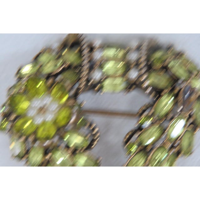 Hollycraft Floral Spring Series 1950s Metal Pin Brooch Green Rhinestones 5196b For Sale - Image 14 of 14