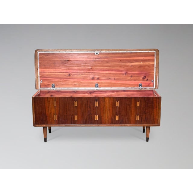 Vintage Lane Acclaim Walnut Cedar Blanket Chest For Sale In Milwaukee - Image 6 of 18