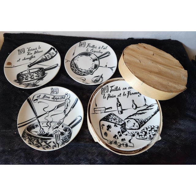 French Fondue Plates from Gien, 1970s, Set of 9 For Sale - Image 11 of 11