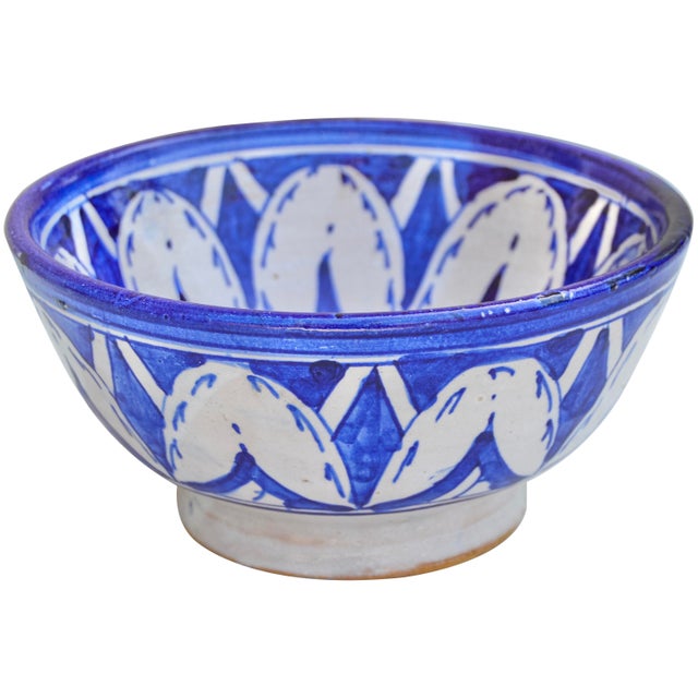 Mid 20th Century Blue Moorish-Patterned Ceramic Decorative Bowl For Sale In New York - Image 6 of 7