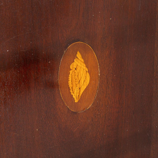 Chestnut 19th Century United Kingdom Rich Mahogany Mahogany Chest Of Drawers For Sale - Image 8 of 10