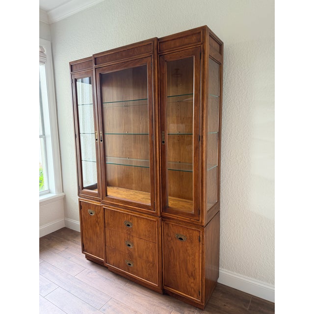 Drexel Heritage 1980s Drexel Heritage “Passage” Series Lighted China/Display Hutch, Champagne Style For Sale - Image 4 of 12