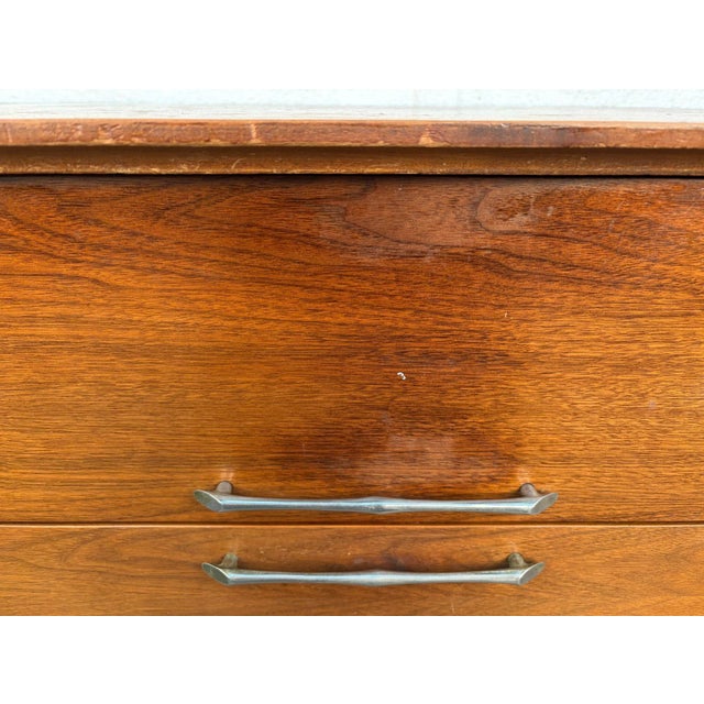 Mid 20th Century Modern Walnut Lowboy Dresser by Young Mfg., Attributed For Sale - Image 17 of 18