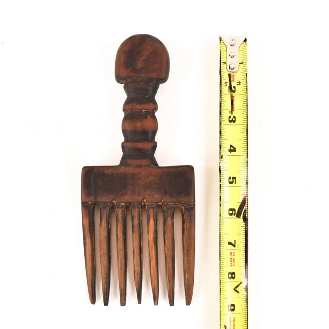 Early 20th Century Early 20th Century Nyamwezi Mwana Hiti Figural Comb Tanzania For Sale - Image 5 of 7