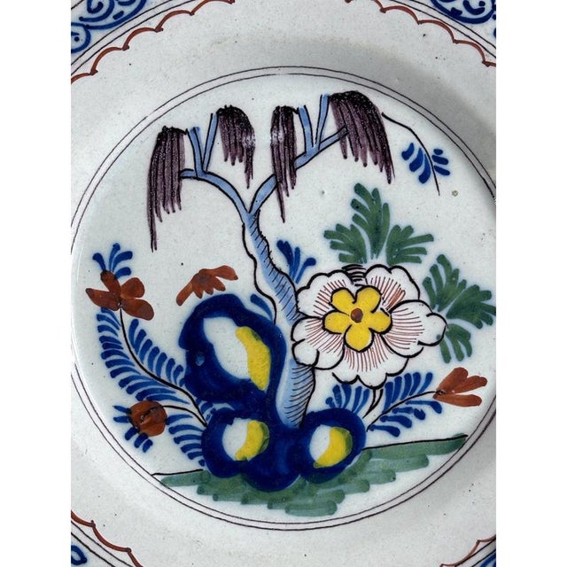 Dutch Polychrome Hand-Painted Delft Charger, 1750-1790 For Sale - Image 5 of 9