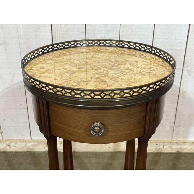 1970s Round Side Table in Cherry Wood with Marble Top, 1970s For Sale - Image 5 of 10