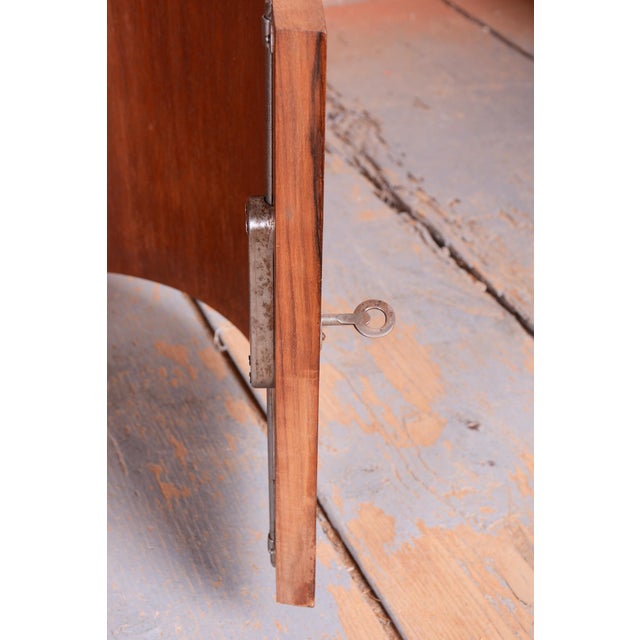 his sideboard (bufet) is a masterful example of Czechoslovak furniture design from the 1920s. During this Art Deco era,...