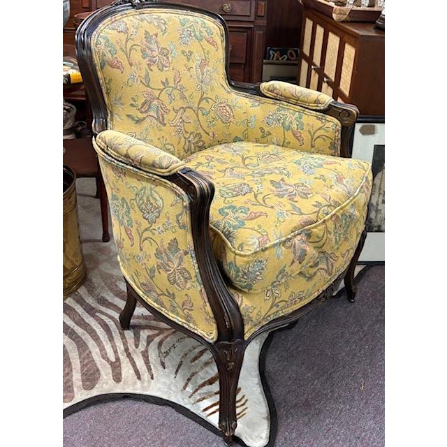 French Louis XV Bergere Chair in Floral Upholstery For Sale - Image 4 of 9