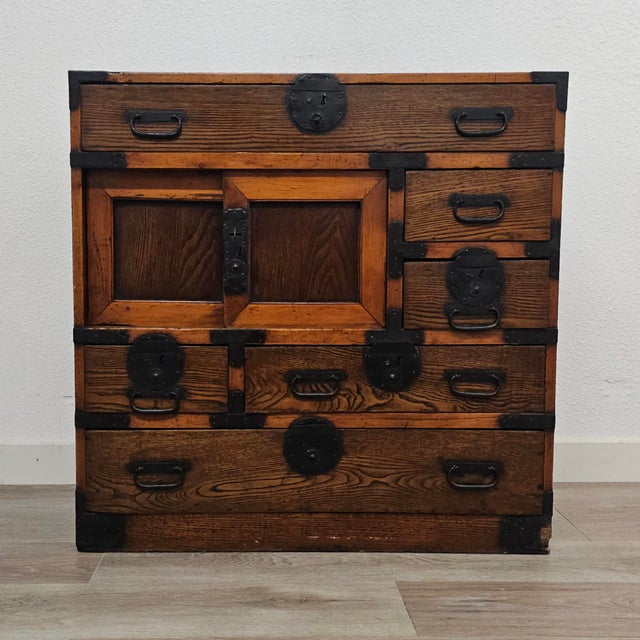 Late 19th Century Japanese Meiji Chōba Tansu Merchant Chest in Sugi Wood For Sale - Image 4 of 14