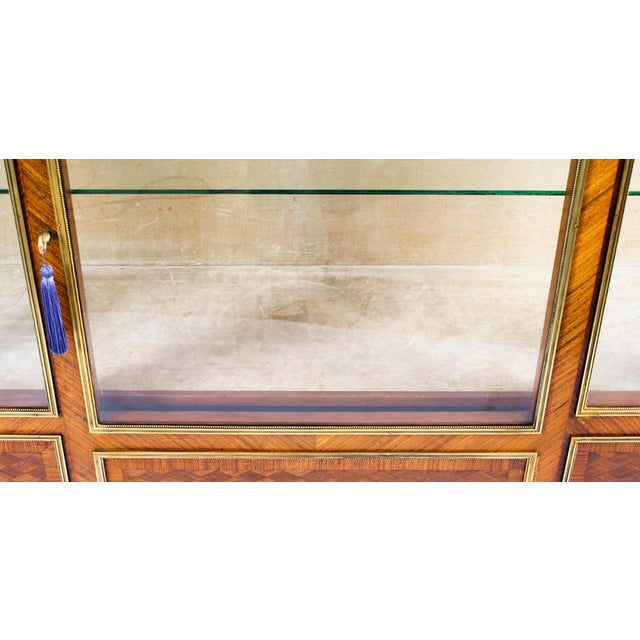 French Parquetry Ormolu Mounted Vitrine Cabinet, 19th Century For Sale - Image 6 of 18