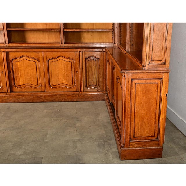 French French Late 19th Century Oak Corner Bookcase For Sale - Image 3 of 16