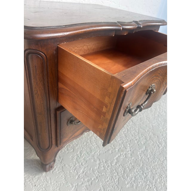 1980s 1980s Henredon French Provincial Louis XV Carved Oak Nightstand For Sale - Image 5 of 8