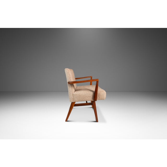 Mid-Century Modern Rare Restored Mid-Century Modern Model C-108 Armchair in Walnut & Beige Bouclé Attributed to Jens Risom for Jens Risom Design, Usa, C. 1950s For Sale - Image 3 of 18