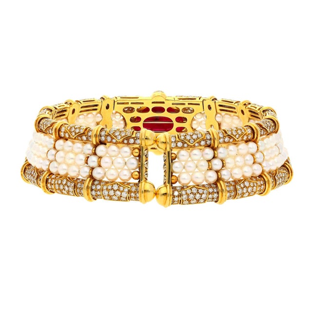Vintage GRS-certified 45.51 carat no heat pear-shaped cabochon natural ruby cuff choker necklace. Retro, circa 1960-70....