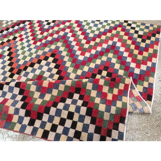 Galerie Shabab Collection Mid-20th Century Turkish Anatolian Accent Rug For Sale - Image 9 of 10