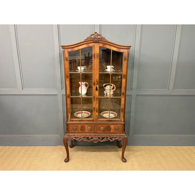 Queen Anne Display Cabinet by Maple & Co., 1930 For Sale - Image 14 of 18