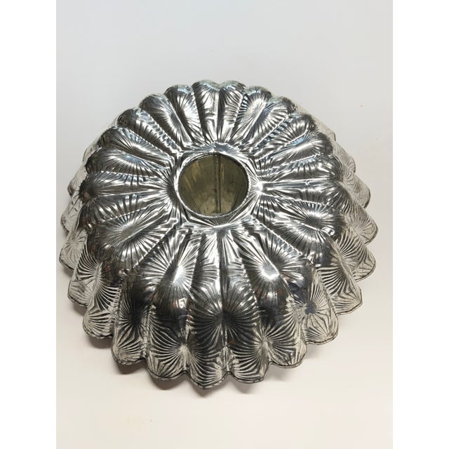1940s 1940 Starburst Angel Food Cake Pan For Sale - Image 5 of 5