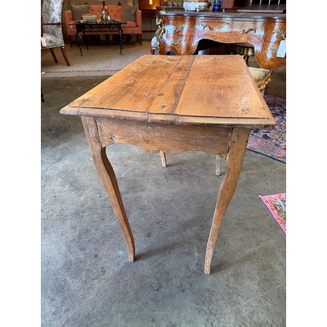 Antique 18th-Century French Provincial Fruitwood Single-Drawer Side Table For Sale - Image 4 of 7