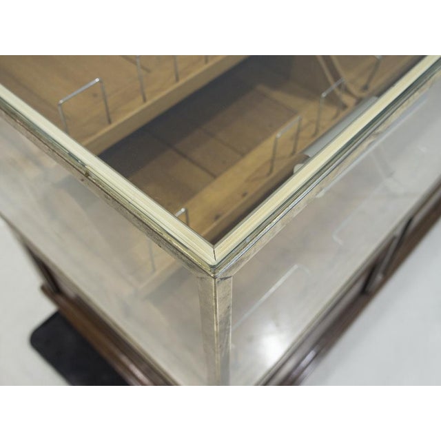 Shop Counter in Birch and Oak with Twenty Drawers, 1940s For Sale - Image 12 of 18