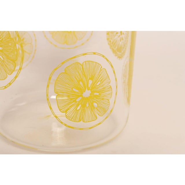 Vintage Pyrex Two Quart Glass Lemonade Carafe / Pitcher With Lid Model 3520 For Sale - Image 10 of 12