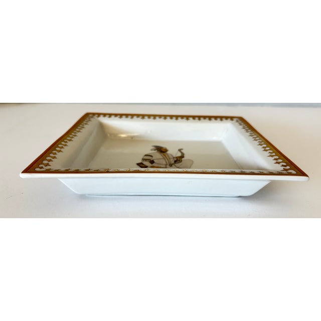 Late 20th Century Jaipur Style Porcelain Vide-Poche With Mughal Maharadjah Miniature Portrait For Sale - Image 5 of 9