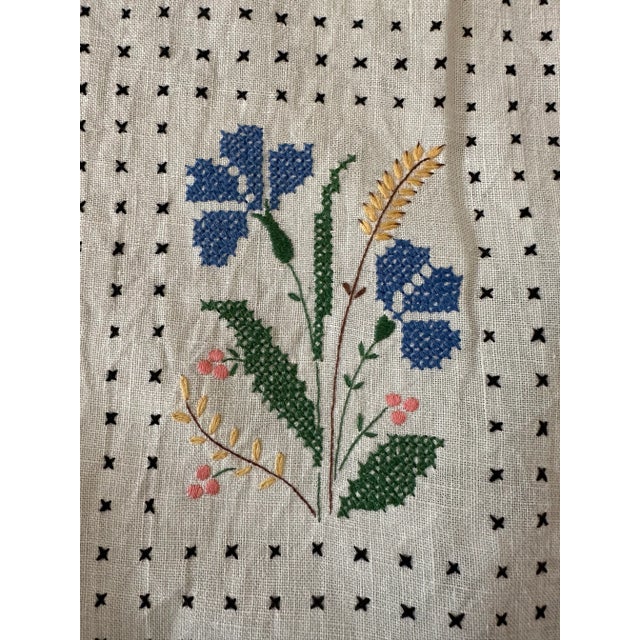 French Linen Floral Hand Embroidered For Sale In Miami - Image 6 of 9