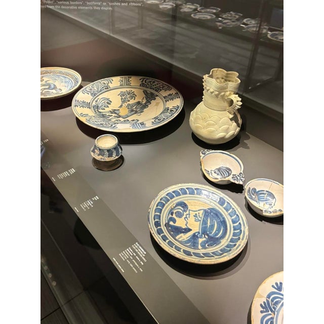 Catalan Blue and White Plate with Female Figure, Spain, 1620-1700 For Sale - Image 9 of 10