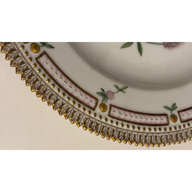 Royal Copenhagen Late 18th Century Royal Copenhagen Flora Danica Dinner Plate #20/3549 Trifolium L. For Sale - Image 4 of 8